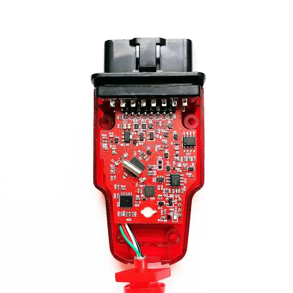 Vista del cable diagnóstico Renolink v1.87 y su conector OBD2