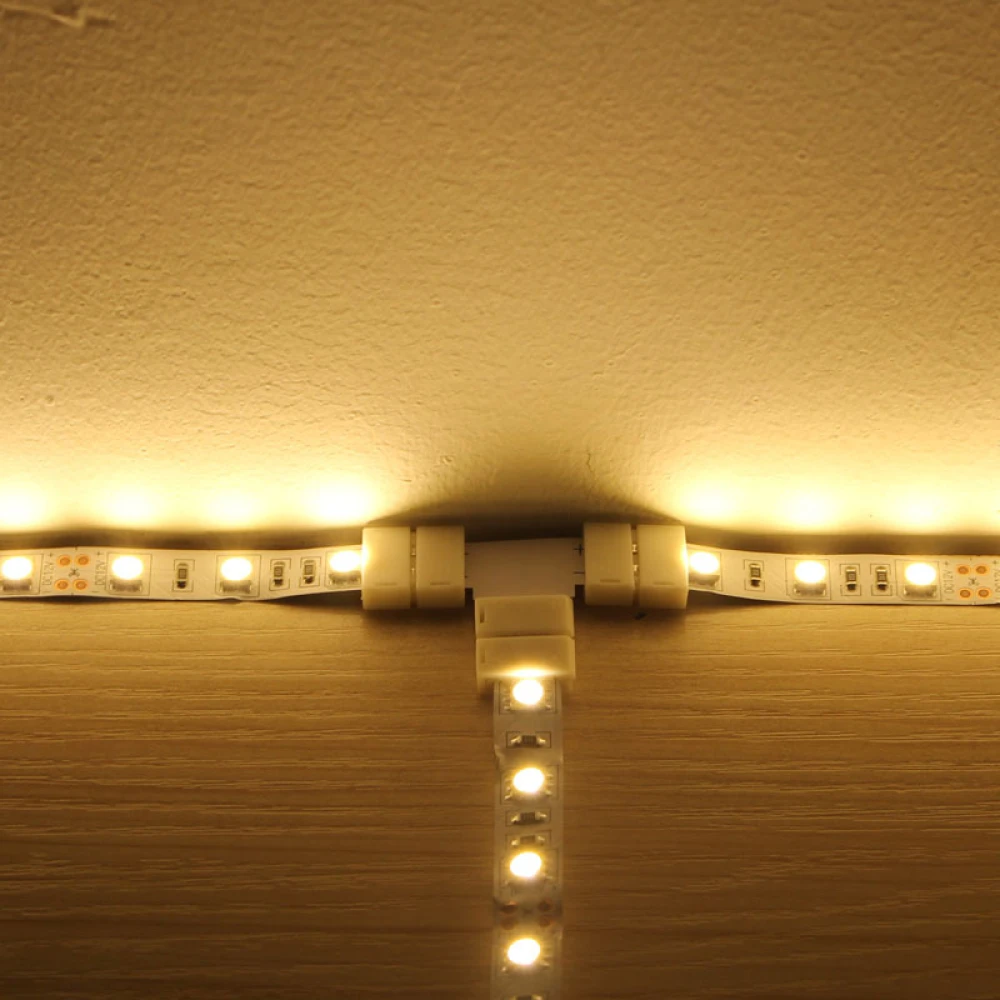 Conector en forma de T para unir tiras LED RGB 10mm 2 pin