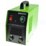 Vista lateral de la Maquina Soldadura Inverter MMA-200 mostrando controles y ventilador