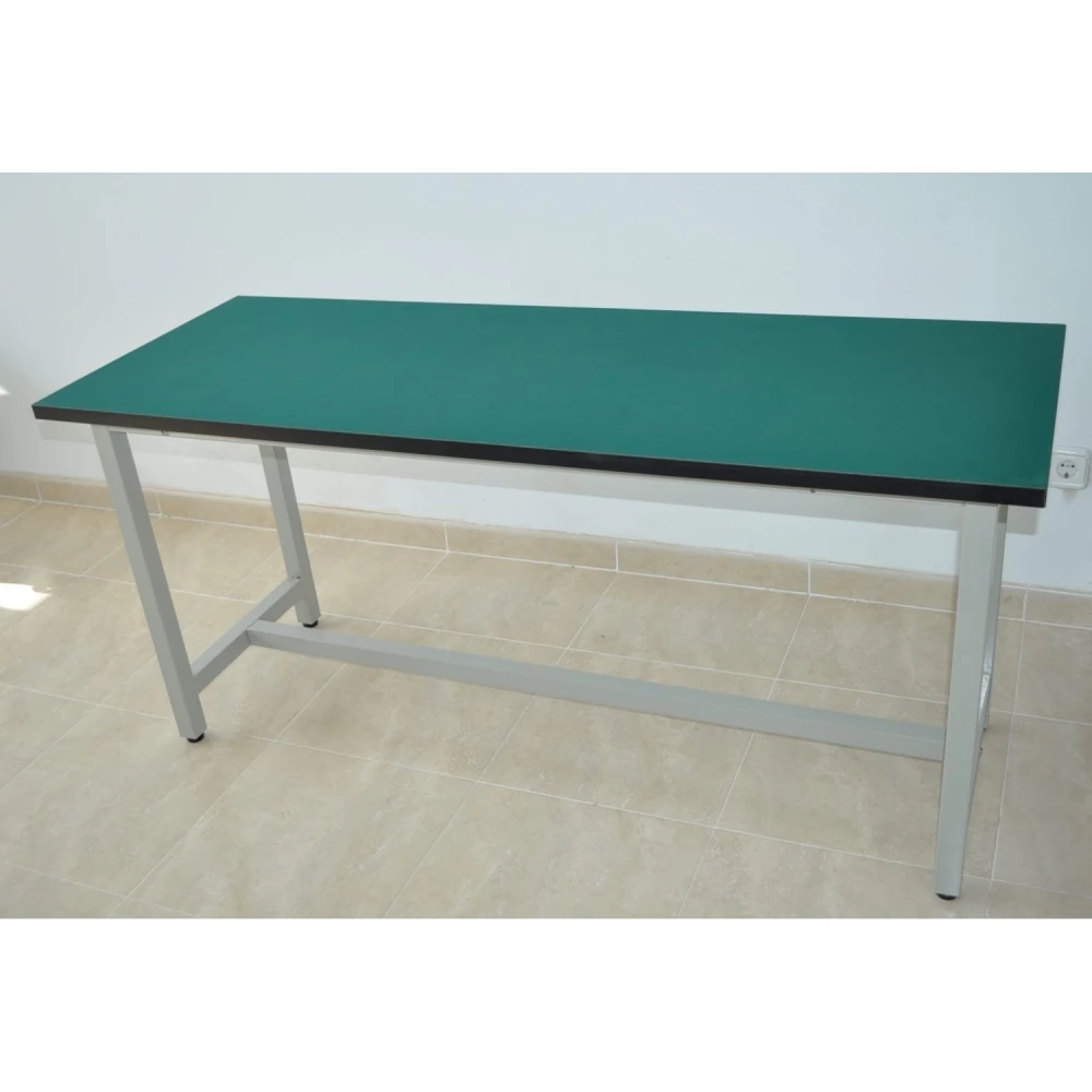 Table de travail avec revêtement antistatique 180cmx80cm et 75cm de hauteur