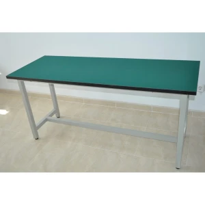 Table de travail avec revêtement antistatique 180cmx80cm et 75cm de hauteur