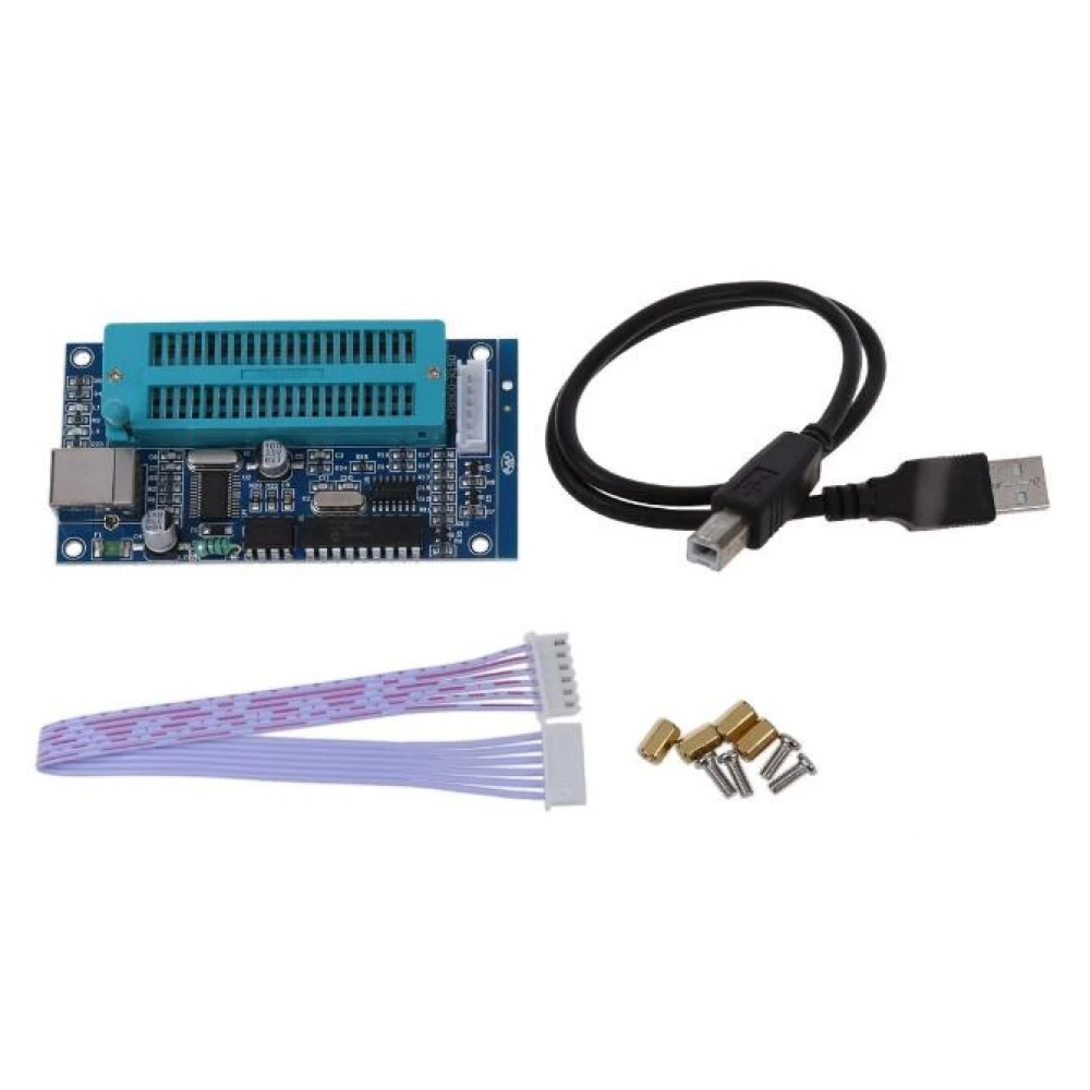 Programador USB K150 conectado a microcontrolador PIC en placa de desarrollo