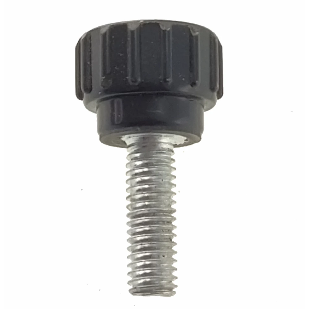 Tornillos sujeción M15*5 plástico cabeza pequeña sobre fondo blanco